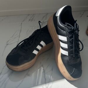 Adidas Black and White Sneakers SZ 9.5 women’s